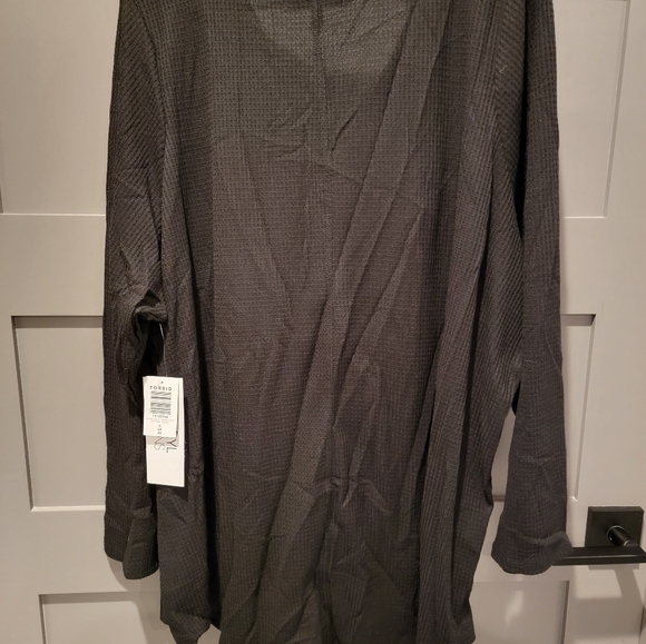 TORRID Kiss Waffle Knit Graphic Top Size 4 - Picture 8 of 12